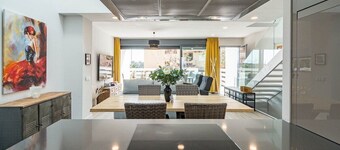 LMT46 - Modern Style Spacious Townhouse