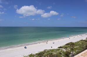On the beach - 8th Floor End Unit directly on Madeira Beach (Madeira Beach)