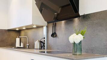 Kühlschrank, Ofen, Herdplatte, Geschirrspüler