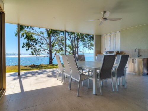 Top of the Tide - Waterfront -6 beds-4 baths-Sleeps 15-WiFi-4 Smart TVs-Linen