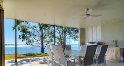 Top of the Tide - Waterfront -6 beds-4 baths-Sleeps 15-WiFi-4 Smart TVs-Linen