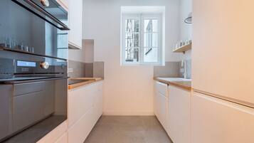 Frigorifero, microonde, forno, lavastoviglie