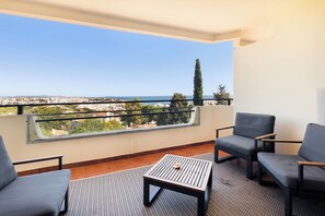 Property grounds - "Bella" Comfortable Modern Apartment Near To Old Town & Beaches (Albufeira)