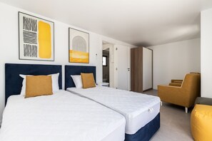4 bedrooms, iron/ironing board, free WiFi, bed sheets