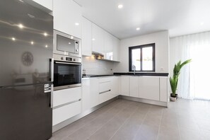 Fridge, microwave, oven, dishwasher