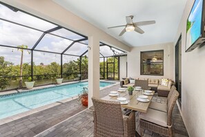 Dining - Heated Salt Water Pool, Kayaks, Villa Tropical Fruits - Roelens Vacations (Cape Coral)