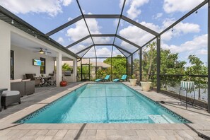 Beheizter Pool