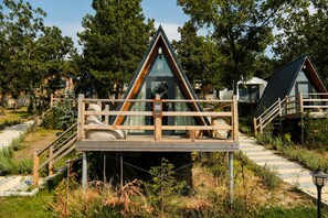 Glamping Double | Premium bedding, free WiFi, bed sheets