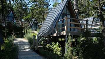 Glamping Twin | Premium bedding, free WiFi, bed sheets