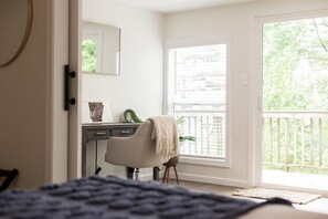 4 bedrooms, desk, iron/ironing board, travel cot