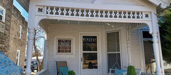 Beautiful Private Suites at Sisley Inn-10 Minutes to Downtown!