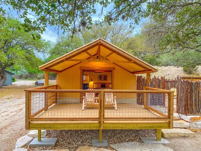 Pool + Firepit + River + Lake + Hot Tub + Heat/AC