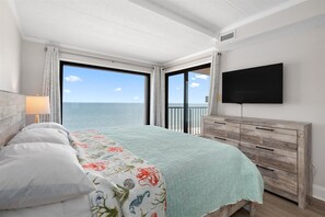 3 bedrooms, WiFi, bed sheets - Three Bedroom Direct Oceanfront Condo with Pool (Ocean City)