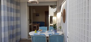 شقة | 1 غرفة نوم ومكواة/لوح كي