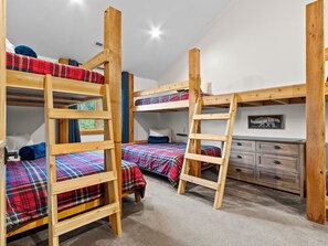 4 chambres, bureau, fer et planche à repasser, accès au Wi-Fi (inclus)