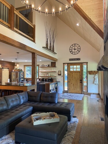 New Home on South Toe River, Pet Friendly