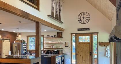 New Home on South Toe River, Pet Friendly