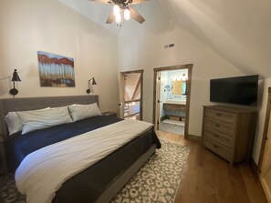 4 soverom, skrivebord, strykejern/-brett og wi-fi (inkludert)