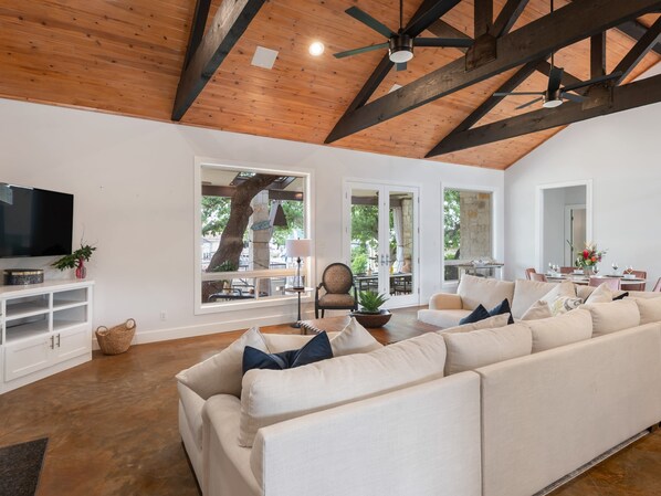 TV connectée, espaces bureaux