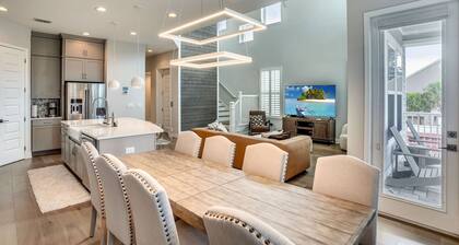 Luxury Townhome - Across from Beach - Limited time Deals