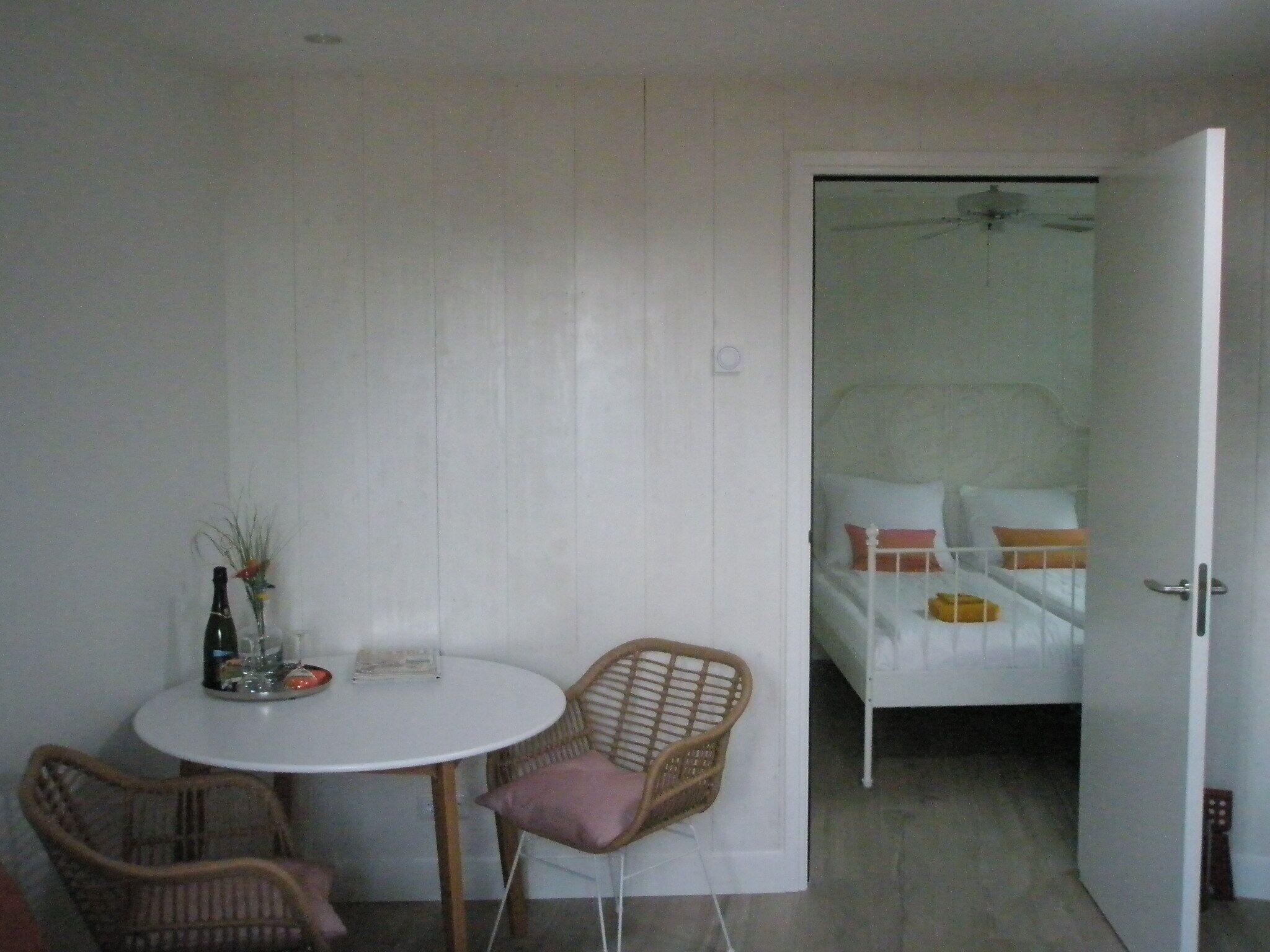 1 chambre, fer et planche à repasser, Wi-Fi gratuit, draps fournis