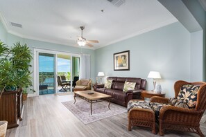 Fernseher, Tischfußball