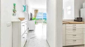 Unclassified image, 4 of 46, button - Apartment in complex Altamira with direct sea view (Costa Adeje)