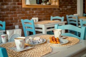 Desayuno completo incluido todos los días 
