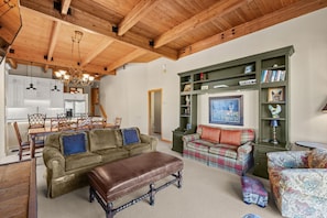 Condo, 4 Bedrooms | Living area | Smart TV