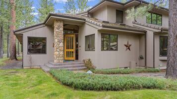 House, 3 Bedrooms | Exterior detail