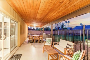 Outdoor dining