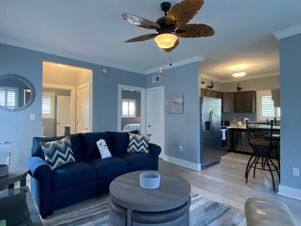 Téléviseur, lecteur de DVD, chaîne audio