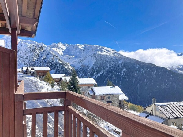 Property grounds - 300m from ski slopes, 2nd floor, balcony, tv, ski locker, 35m², La Rosière (La Rosière Montvalezan)
