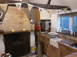 Micro-ondes, cafetière/bouilloire