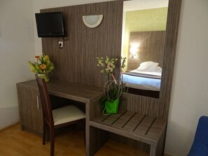 Double Room | Room amenity - Hotel Restaurant des Thermes (Castera-Verduzan)