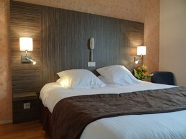 Double Room | Desk, soundproofing, free WiFi, bed sheets