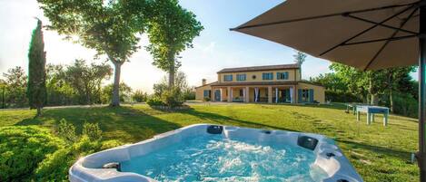 Idromassaggio all'aperto