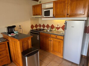 Refrigerador, microondas, horno y lavavajillas 