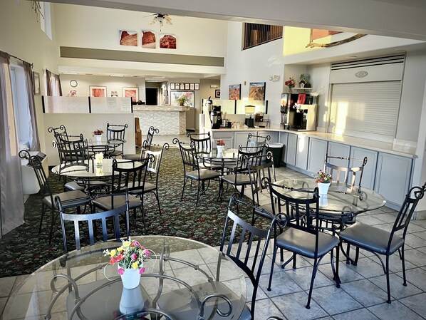 Free daily continental breakfast 
