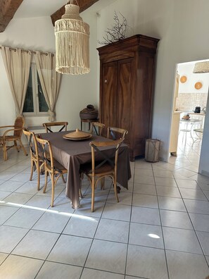 تناول الطعام