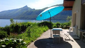Terrace/patio - Sublime by the lake 20 minutes from the ski slopes (Brison-Saint-Innocent)