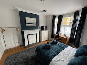 Room - Crown Lane (Bromley)