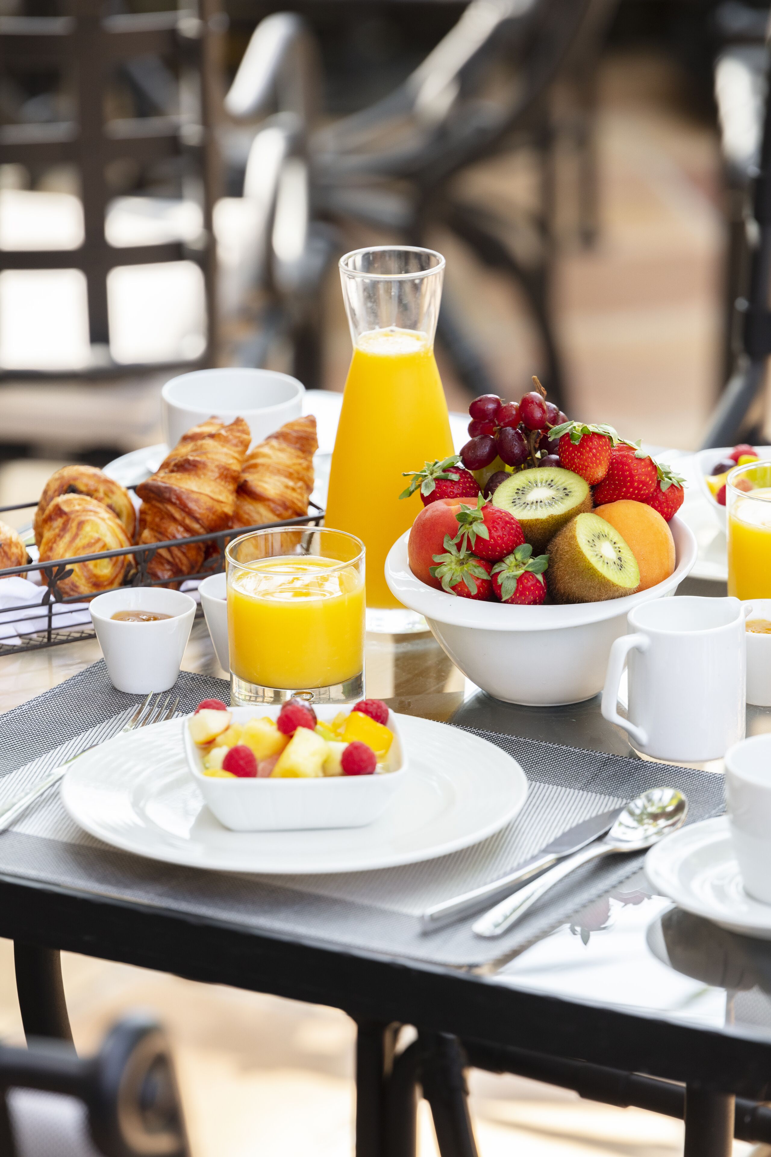 daily buffet breakfast (eur 14 per person)