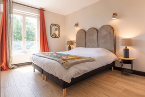 Habitación doble superior (sans ascenseur) | Ropa de cama de alta calidad y caja de seguridad en la habitación 