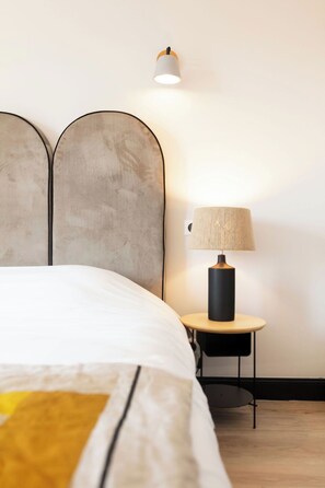 Superior Double Room (sans ascenseur) | Premium bedding, in-room safe, blackout drapes, soundproofing