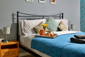 5 bedrooms, travel cot, free WiFi, bed sheets