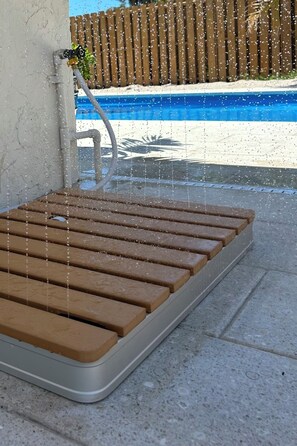 Piscina all'aperto, una piscina riscaldata