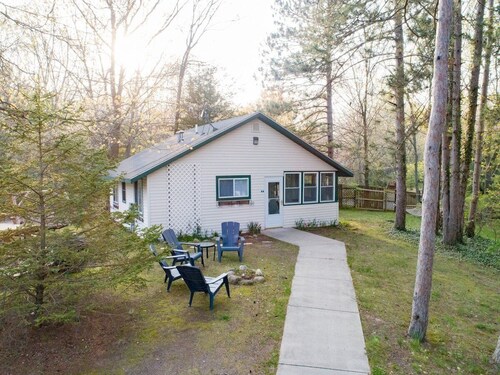 Goshorn Lake Resort Cottage #8