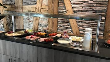 Desayuno buffet diario (EUR 10 por persona)