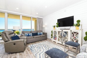 Smart TV - Exquisite 3BR Condo at Silver Shells w/ Beach Service! (Destin)